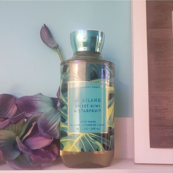 Bath and Body Works Body Wash- sweet kiwi and starfruit - Thailand - Picture 2 of 5